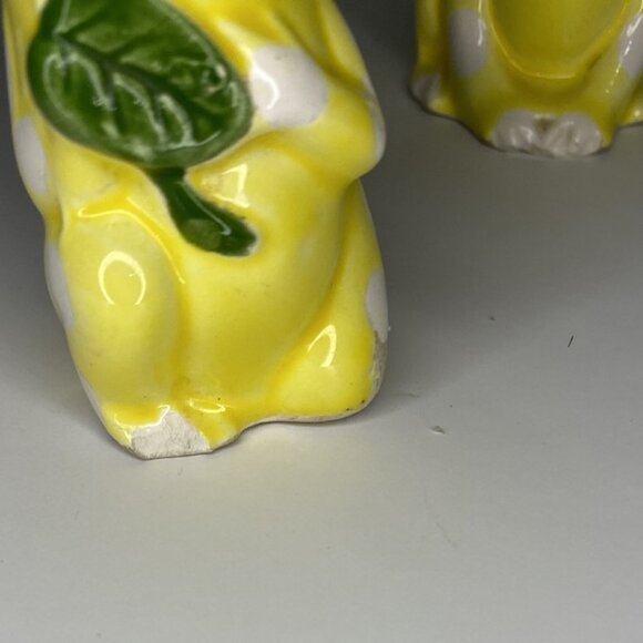 Ceramic Vintage Yellow Polka Dot Frog Couple Salt & Pepper Shakers - Picture 9 of 9